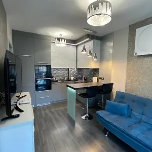 https://noir-silvery-apartman.szeged-hotels.com